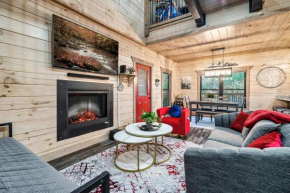 New Luxury Vacation Home Cabin in Smoky Gatlinburg - Theater Room